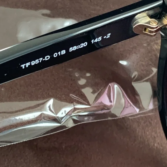 🔥🔥Tom Ford FT0957 D 01B Plastic Shiny Black Grad Smoke 58 mm Sunglasses🔥🔥 - Picture 8 of 9